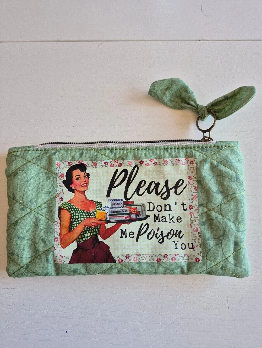 Quilted bow pouch